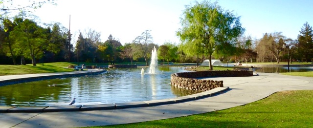 Santa_Clara_city_park_with_fountain (1)